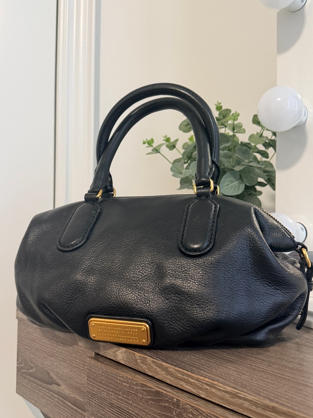 Authentic Marc Jacobs Black Leather Top-Handle Satchel - Classic Women's Bag